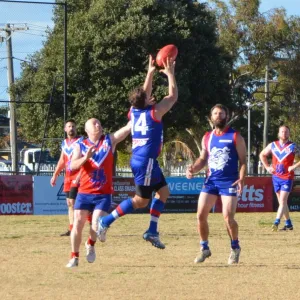 2018_07_22_round_8_35s_vs_sunshine_heights_036.jpg